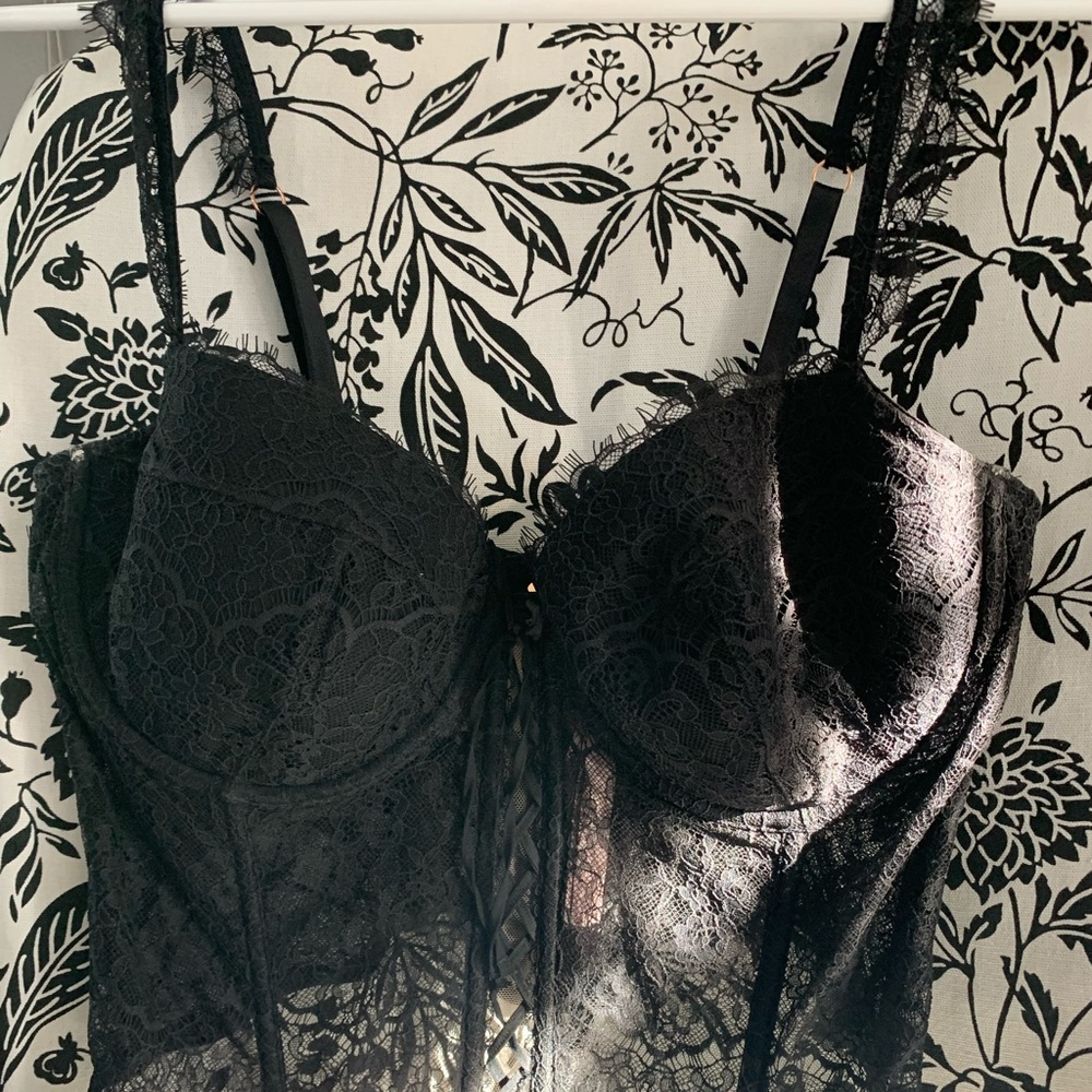Victoria’s Secret black lace bustier size XL